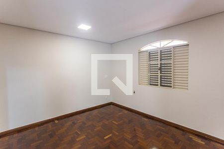 Sala 2 de casa para alugar com 3 quartos, 240m² em Ipiranga, Belo Horizonte