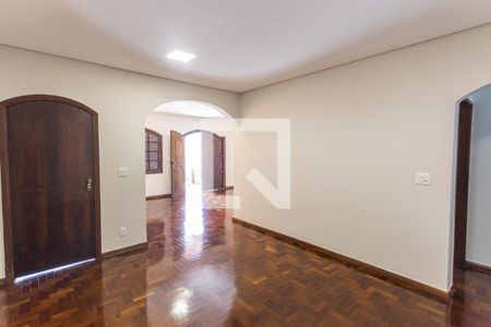 Sala 2 de casa para alugar com 3 quartos, 240m² em Ipiranga, Belo Horizonte