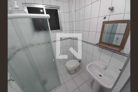 Banheiro de apartamento para alugar com 1 quarto, 33m² em Centro, São Vicente