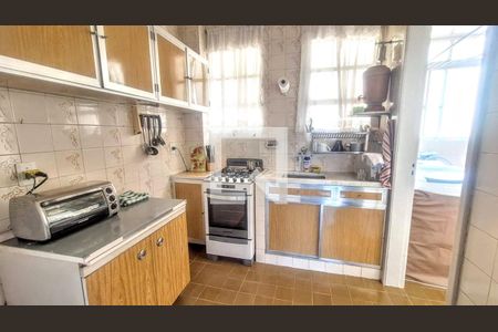 Cozinha de apartamento à venda com 2 quartos, 65m² em Carlos Prates, Belo Horizonte