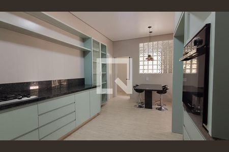 Casa de condomínio à venda com 334m², 4 quartos e 4 vagas Casa de condomínio à venda com 334m², 4 quartos e 4 vagasCozinha