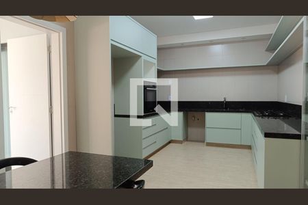 Casa de condomínio à venda com 334m², 4 quartos e 4 vagas Casa de condomínio à venda com 334m², 4 quartos e 4 vagasCozinha