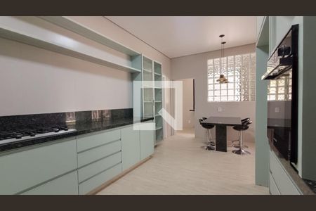 Casa de condomínio à venda com 334m², 4 quartos e 4 vagas Casa de condomínio à venda com 334m², 4 quartos e 4 vagasCozinha