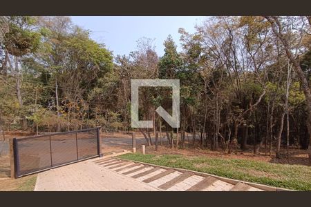 Casa de condomínio à venda com 334m², 4 quartos e 4 vagas Casa de condomínio à venda com 334m², 4 quartos e 4 vagasEntrada