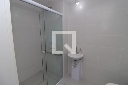 Banheiro de kitnet/studio para alugar com 0 quarto, 25m² em Chácara Seis de Outubro, São Paulo