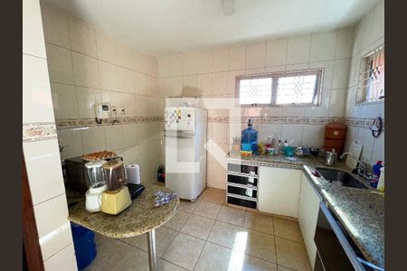 Cozinha de casa à venda com 4 quartos, 223m² em Jardim Riacho das Pedras, Contagem