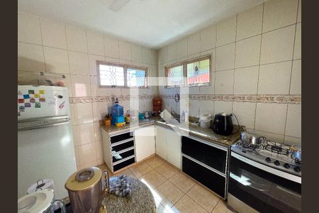 Cozinha de casa à venda com 4 quartos, 223m² em Jardim Riacho das Pedras, Contagem