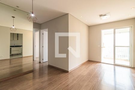 Sala de apartamento à venda com 3 quartos, 74m² em Jardim Tupanci, Barueri