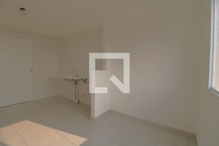 Sala / cozinha de apartamento para alugar com 2 quartos, 33m² em Socorro, São Paulo