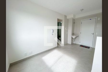 Sala/ Área de serviço de apartamento para alugar com 2 quartos, 33m² em Socorro, São Paulo