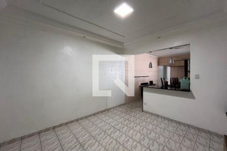 Sala de casa para alugar com 2 quartos, 162m² em Cidade Edson, Suzano