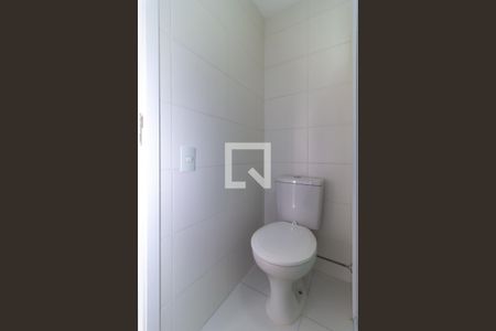 Banheiro de kitnet/studio para alugar com 1 quarto, 27m² em Jardim Independência, São Paulo