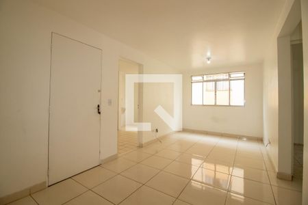 Sala de apartamento para alugar com 2 quartos, 50m² em Lajeado, Cotia