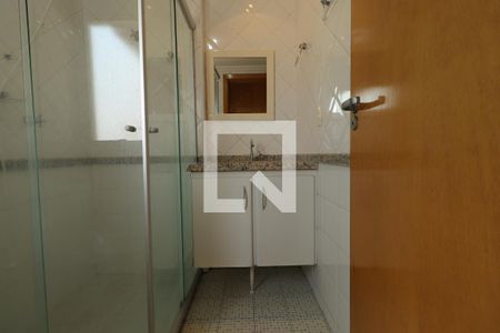 Banheiro de kitnet/studio para alugar com 1 quarto, 30m² em Nova Aliança, Ribeirão Preto