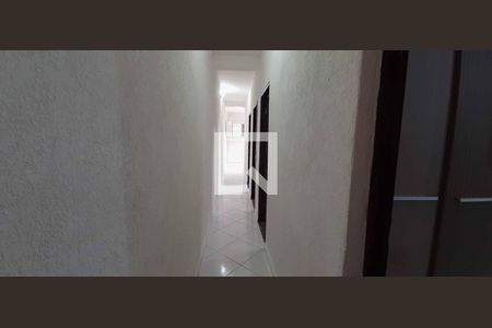 Corredor de casa à venda com 3 quartos, 170m² em Jardim Roberto, Osasco