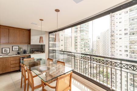 Sacada Sala de apartamento à venda com 4 quartos, 170m² em Vila Uberabinha, São Paulo