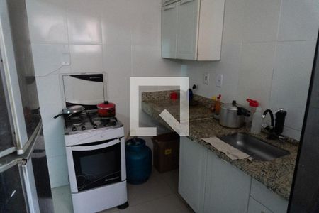 Cozinha de apartamento à venda com 2 quartos, 42m² em Milanez, Contagem