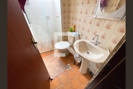 Banheiro de apartamento para alugar com 2 quartos, 55m² em João Paulo Ii (barreiro), Contagem