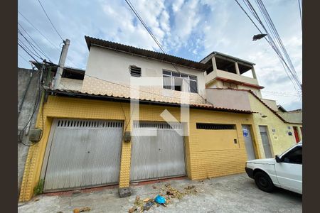 Fachada de casa para alugar com 2 quartos, 80m² em Del Castilho, Rio de Janeiro