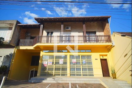 Casa para alugar com 900m², 4 quartos e 7 vagas Casa para alugar com 900m², 4 quartos e 7 vagasFachada