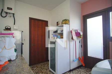 Casa para alugar com 900m², 4 quartos e 7 vagas Casa para alugar com 900m², 4 quartos e 7 vagasÁrea de Serviço