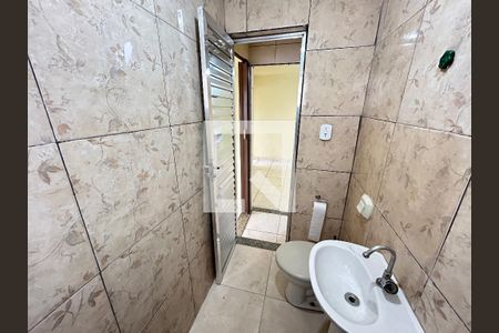 Banheiro de apartamento para alugar com 2 quartos, 50m² em Irajá, Rio de Janeiro