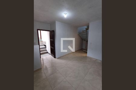 Sala/Cozinha de kitnet/studio para alugar com 1 quarto, 36m² em Serraria, São José