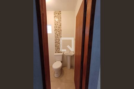 Banheiro de kitnet/studio para alugar com 1 quarto, 36m² em Serraria, São José