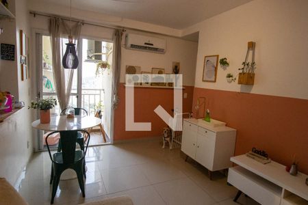 Apartamento para alugar com 75m², 2 quartos e 1 vagaSala