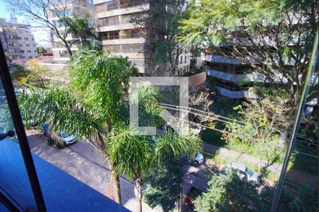 Sala - Vista de apartamento à venda com 3 quartos, 150m² em Petrópolis, Porto Alegre