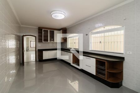 Casa à venda com 200m², 3 quartos e 3 vagas Casa à venda com 200m², 3 quartos e 3 vagasCozinha