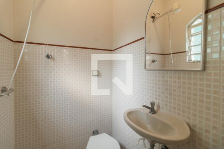 Casa à venda com 200m², 3 quartos e 3 vagas Casa à venda com 200m², 3 quartos e 3 vagasBanheiro da área de serviço