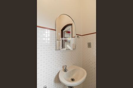 Casa à venda com 200m², 3 quartos e 3 vagas Casa à venda com 200m², 3 quartos e 3 vagasBanheiro da área de serviço