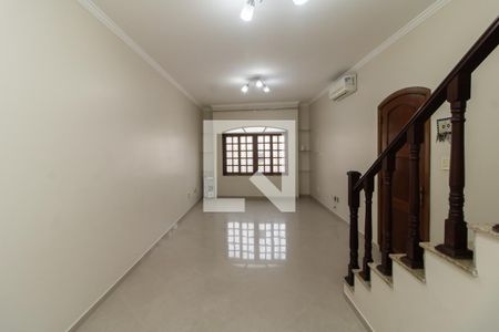 Sala de casa para alugar com 3 quartos, 200m² em Vila Guilhermina, São Paulo