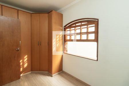 Casa à venda com 200m², 3 quartos e 3 vagas Casa à venda com 200m², 3 quartos e 3 vagasQuarto 1