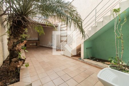 Casa à venda com 200m², 3 quartos e 3 vagas Casa à venda com 200m², 3 quartos e 3 vagasQuintal