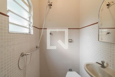 Casa à venda com 200m², 3 quartos e 3 vagas Casa à venda com 200m², 3 quartos e 3 vagasBanheiro da área de serviço