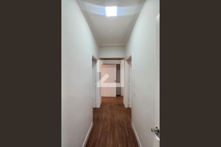 Corredor  de apartamento para alugar com 3 quartos, 122m² em Centro, Campinas