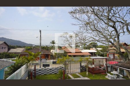 Sala - Vista de casa de condomínio para alugar com 2 quartos, 160m² em Rio Tavares, Florianópolis