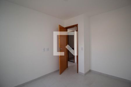 Quarto 1 de apartamento para alugar com 2 quartos, 45m² em Vila Clarice, São Paulo