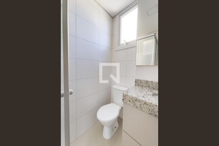 Banheiro da Suíte de apartamento para alugar com 2 quartos, 58m² em Santos Dumont, São Leopoldo