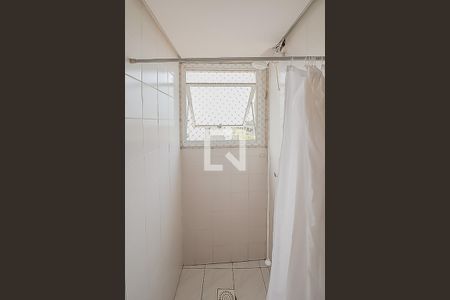 Banheiro de kitnet/studio para alugar com 1 quarto, 37m² em Centro, São Leopoldo