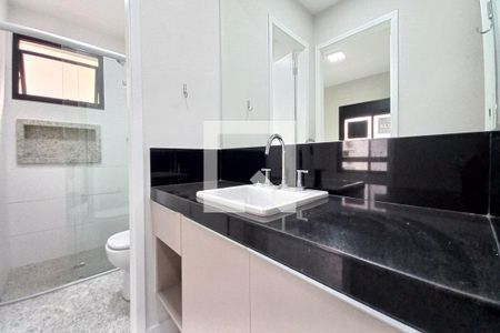 Banheiro de apartamento para alugar com 1 quarto, 50m² em Cambuí, Campinas