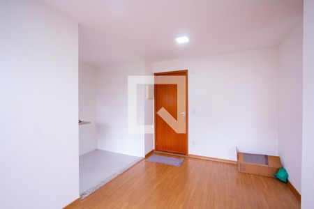 Sala de apartamento para alugar com 2 quartos, 80m² em Colubandê, São Gonçalo