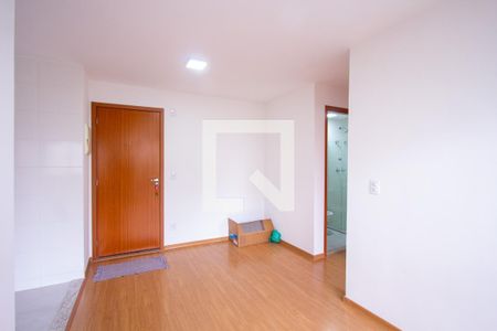 Sala de apartamento para alugar com 2 quartos, 80m² em Colubandê, São Gonçalo