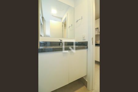 Banheiro de apartamento para alugar com 1 quarto, 25m² em Auxiliadora, Porto Alegre