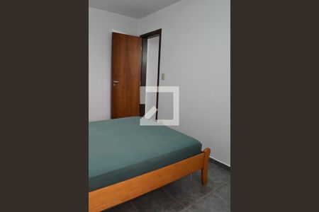 Quarto 1 de apartamento para alugar com 2 quartos, 55m² em Cristo Rei, Curitiba