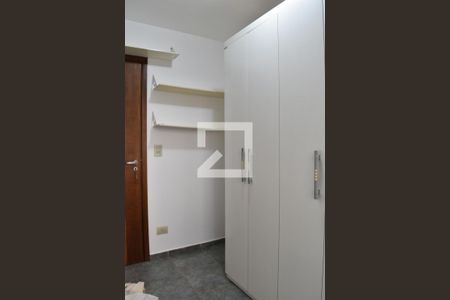 Quarto 2 de apartamento para alugar com 2 quartos, 55m² em Cristo Rei, Curitiba