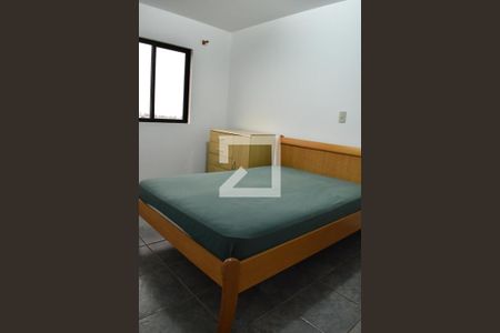 Quarto 1 de apartamento para alugar com 2 quartos, 55m² em Cristo Rei, Curitiba