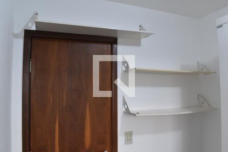 Quarto 2 de apartamento para alugar com 2 quartos, 55m² em Cristo Rei, Curitiba